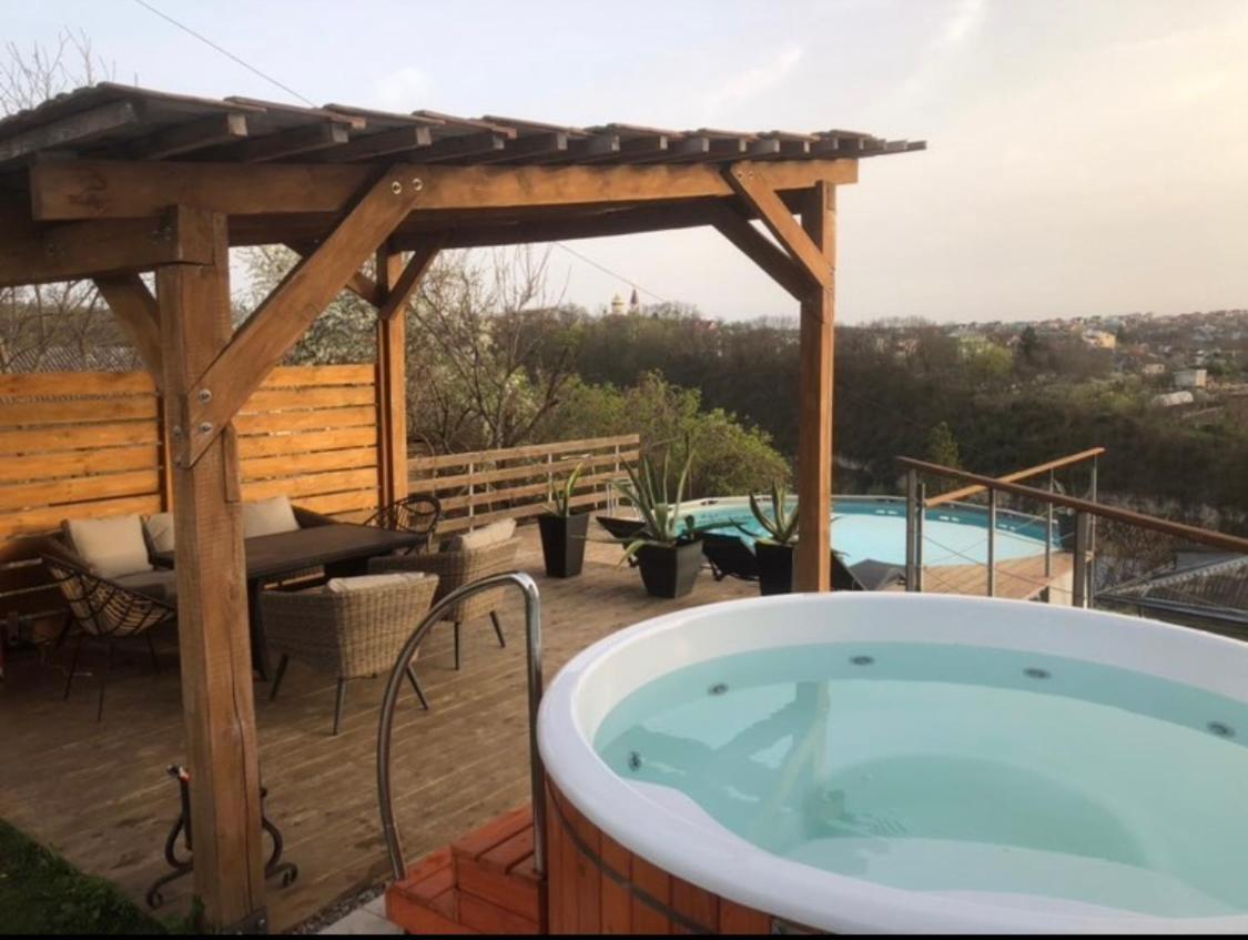 Tatsopus Villa Kamjanets-Podilskyj Exteriör bild
