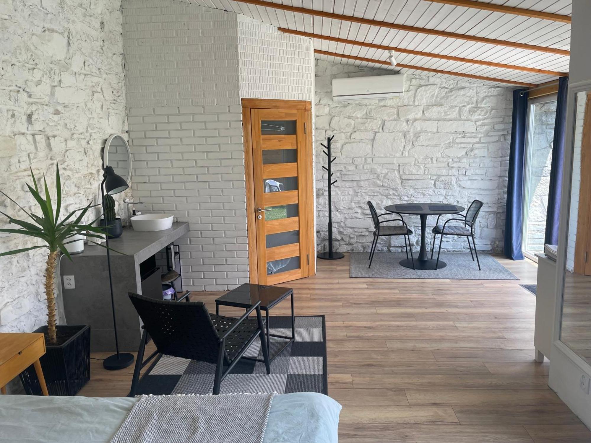 Tatsopus Villa Kamjanets-Podilskyj Exteriör bild